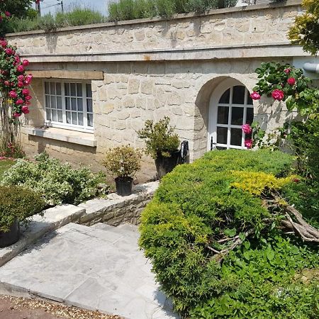 Sur La Route Des Peintres Bed & Breakfast Champagne-sur-Oise Exterior photo