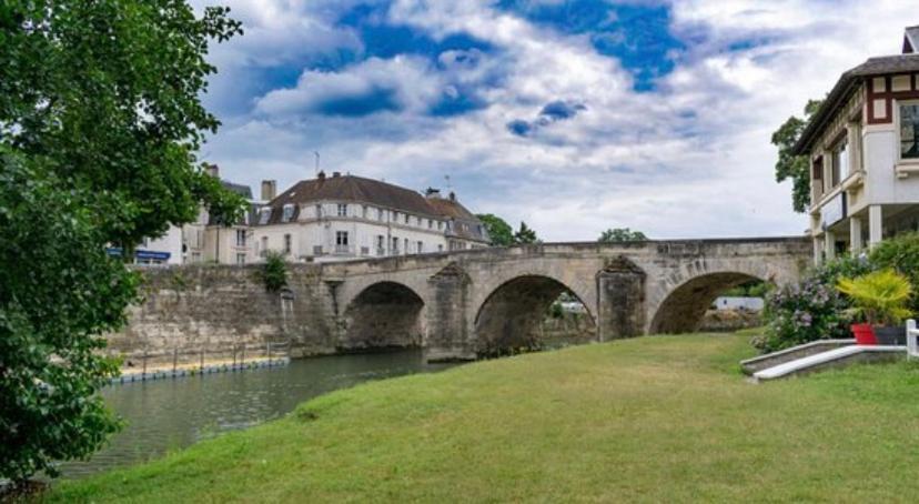 Sur La Route Des Peintres Bed & Breakfast Champagne-sur-Oise Exterior photo