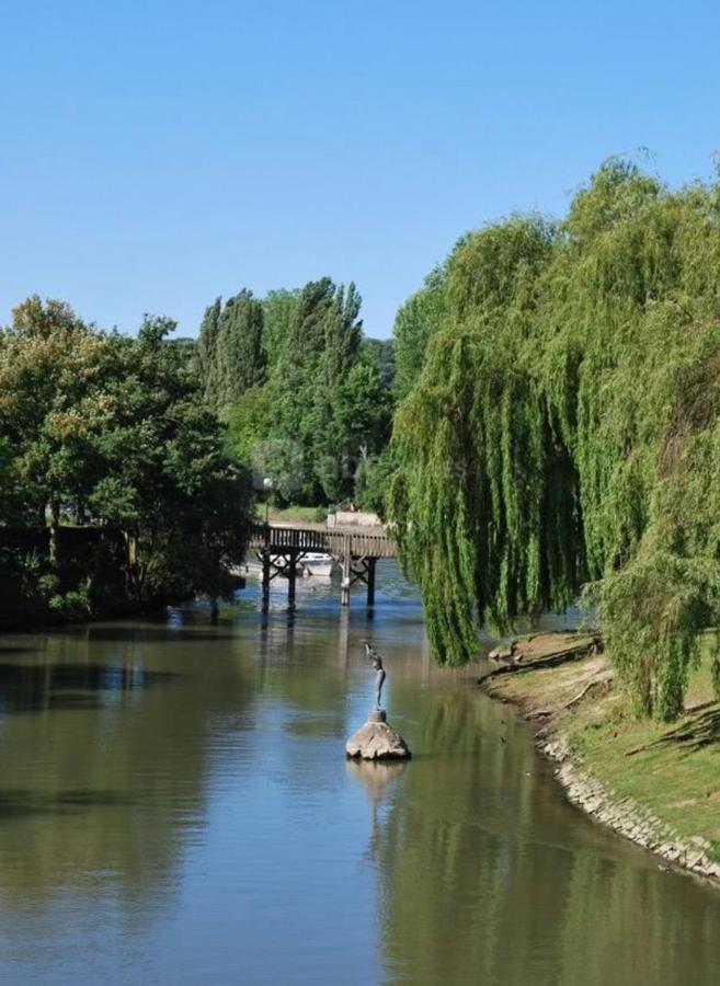 Sur La Route Des Peintres Bed & Breakfast Champagne-sur-Oise Exterior photo